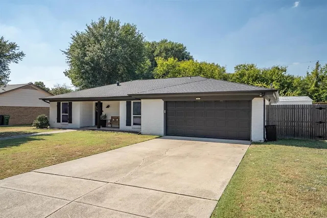 $365,000 | 2717 Prestondale Drive, Hurst, TX 76054
