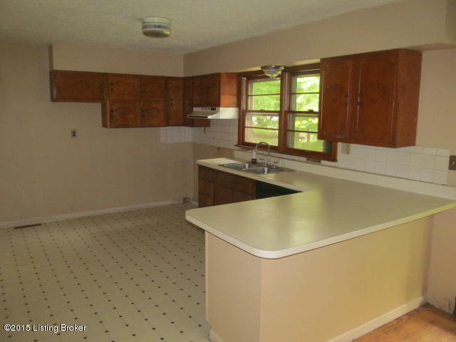 2703 Granger Road Fairdale, KY 40118 - Photo 11 of 14 IMG_4994