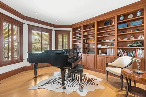 $2,495,000 | 112 Highland Avenue, Winchester, MA 01890