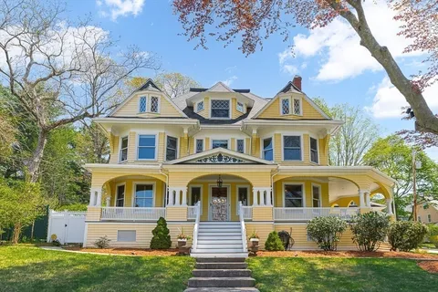$2,495,000 | 112 Highland Avenue, Winchester, MA 01890