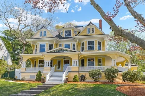 $2,495,000 | 112 Highland Avenue, Winchester, MA 01890
