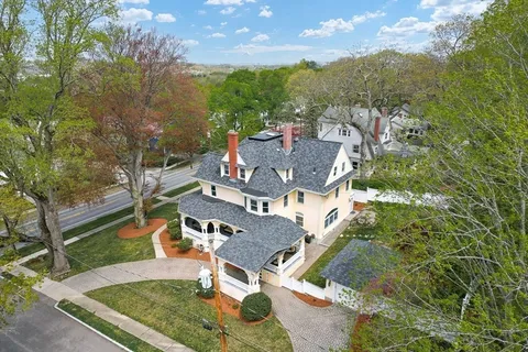 $2,495,000 | 112 Highland Avenue, Winchester, MA 01890