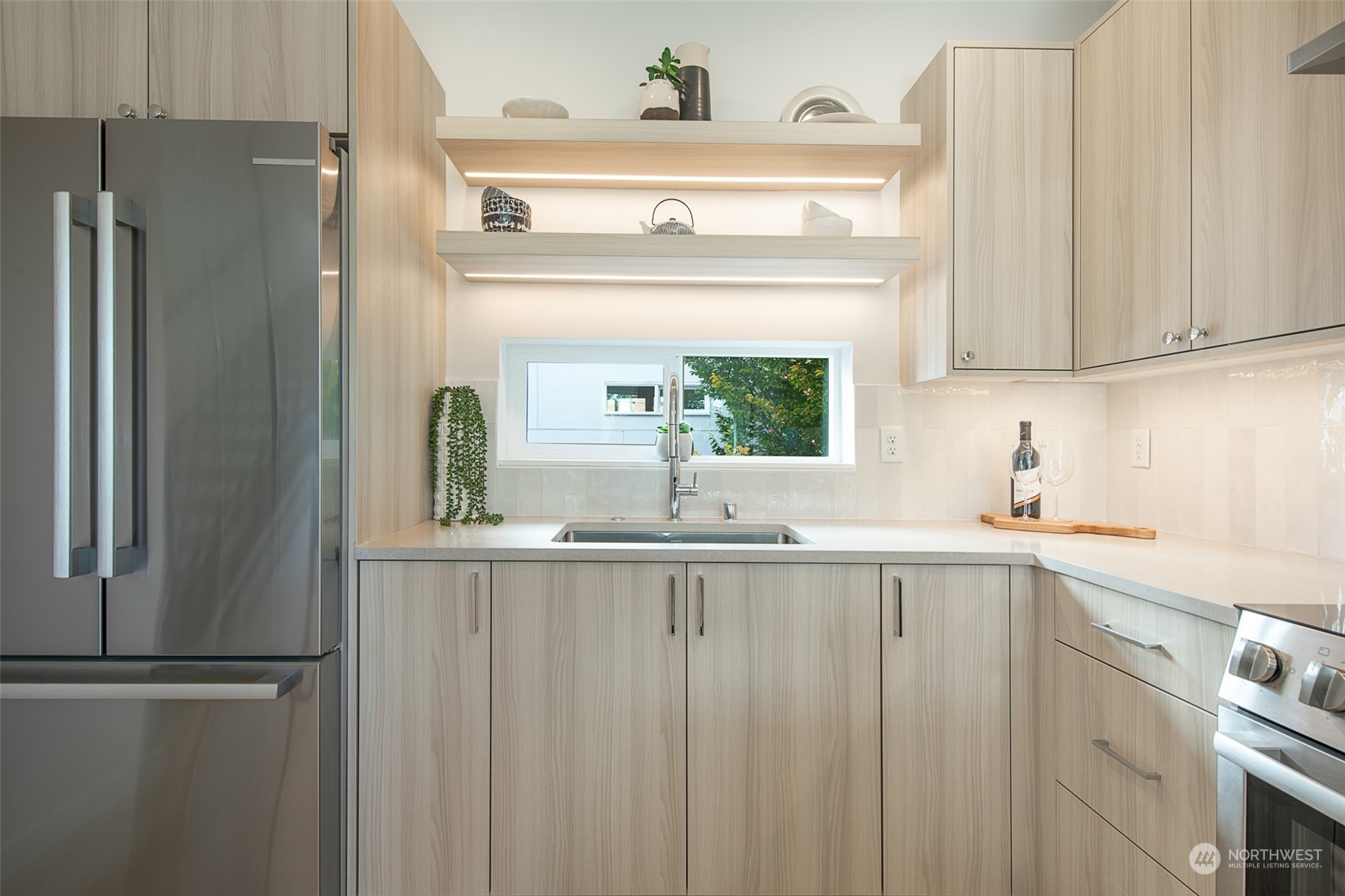 619 North 48th Street, Unit B Seattle, WA 98103 - Photo 12 of 40 Gallery Image 12