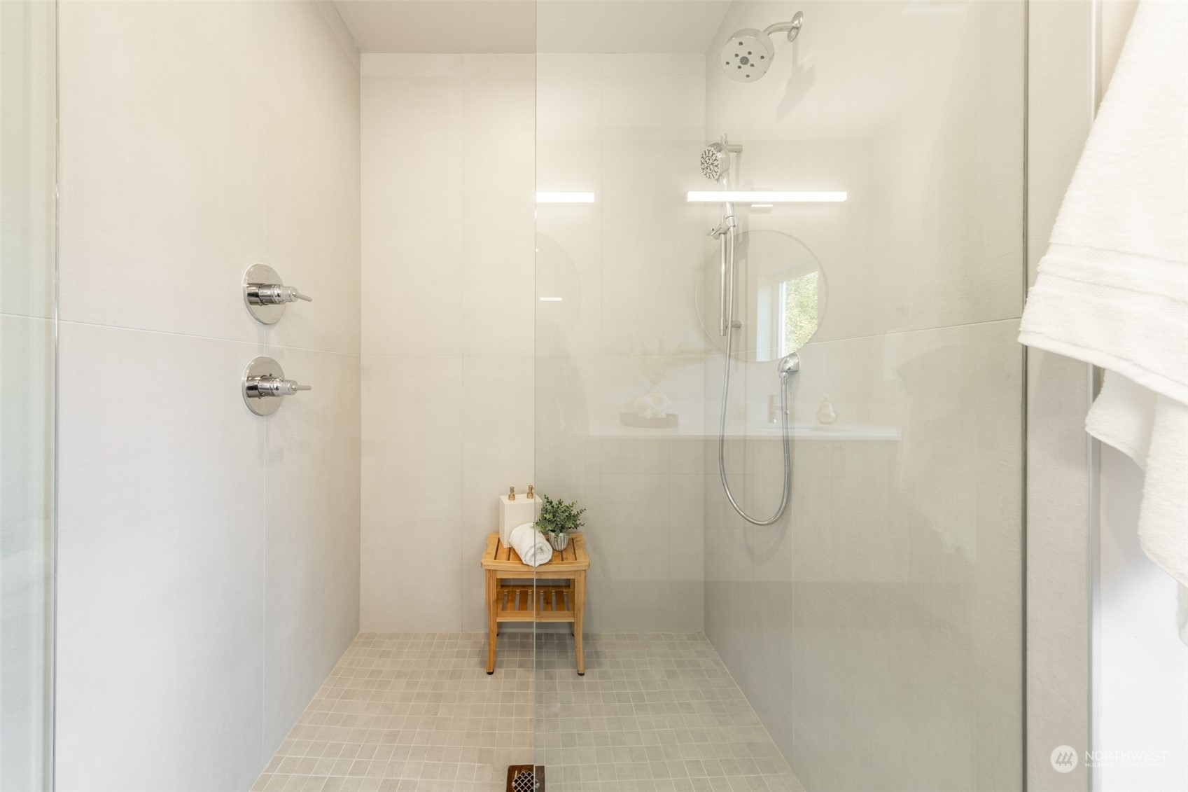 619 North 48th Street, Unit B Seattle, WA 98103 - Photo 18 of 40 Gallery Image 18