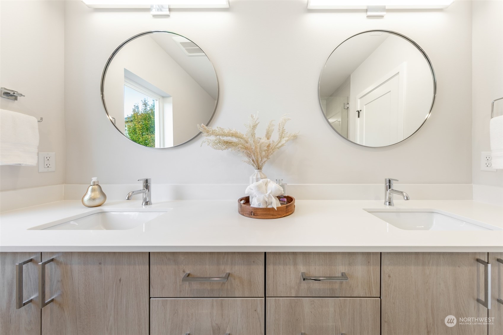 619 North 48th Street, Unit B Seattle, WA 98103 - Photo 19 of 40 Gallery Image 19