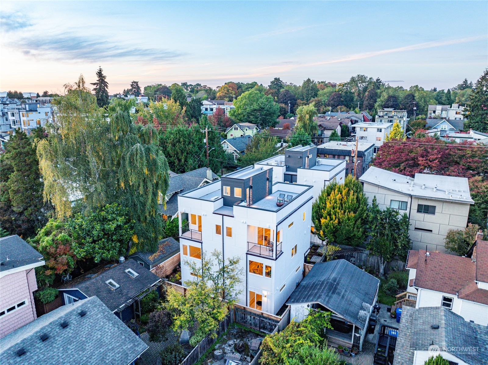 619 North 48th Street, Unit B Seattle, WA 98103 - Photo 39 of 40 Gallery Image 39