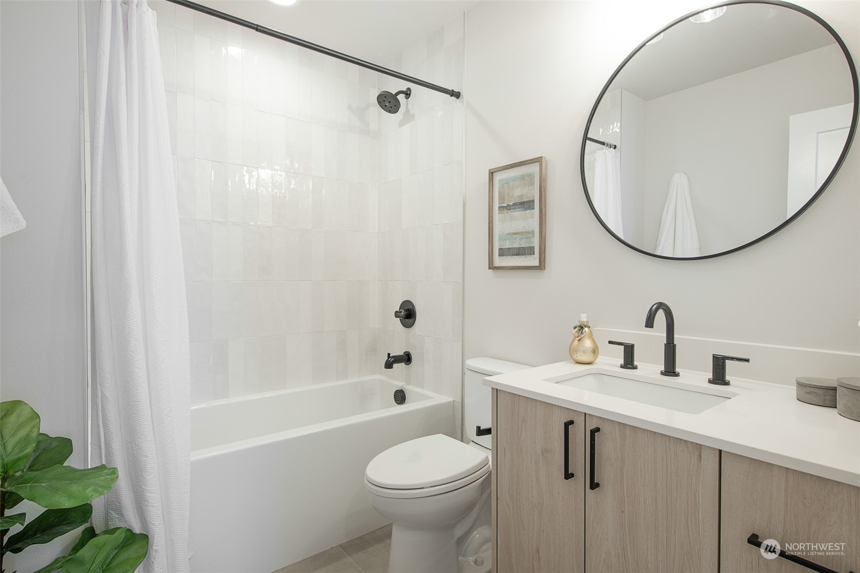 619 North 48th Street, Unit B Seattle, WA 98103 - Photo 6 of 40 Gallery Image 6