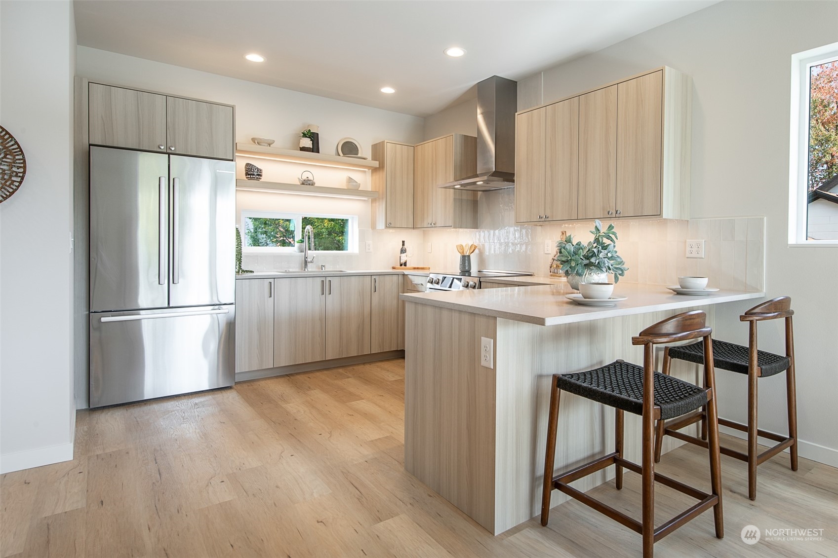 619 North 48th Street, Unit B Seattle, WA 98103 - Photo 9 of 40 Gallery Image 9