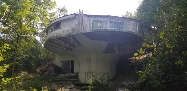 $144,900 | 23360 Glencreek Drive, Farmington Hills, MI 48336