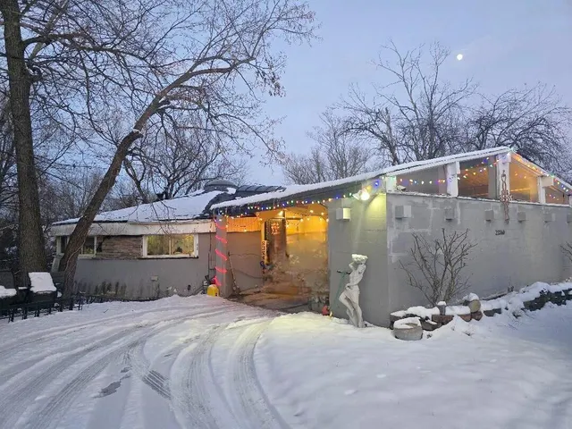 $144,900 | 23360 Glencreek Drive, Farmington Hills, MI 48336