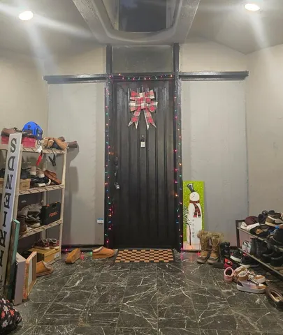 $144,900 | 23360 Glencreek Drive, Farmington Hills, MI 48336