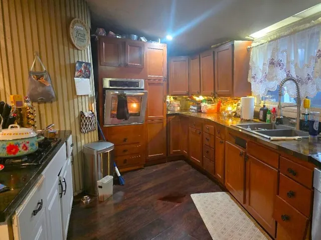 $144,900 | 23360 Glencreek Drive, Farmington Hills, MI 48336