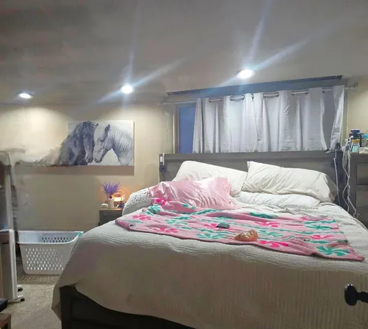 $144,900 | 23360 Glencreek Drive, Farmington Hills, MI 48336