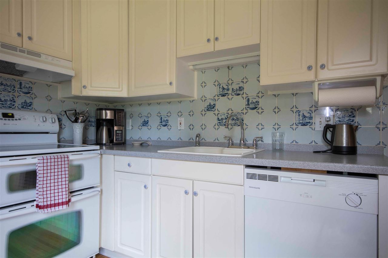 1633 Dover Road Epsom, NH 03234 - Photo 14 of 32