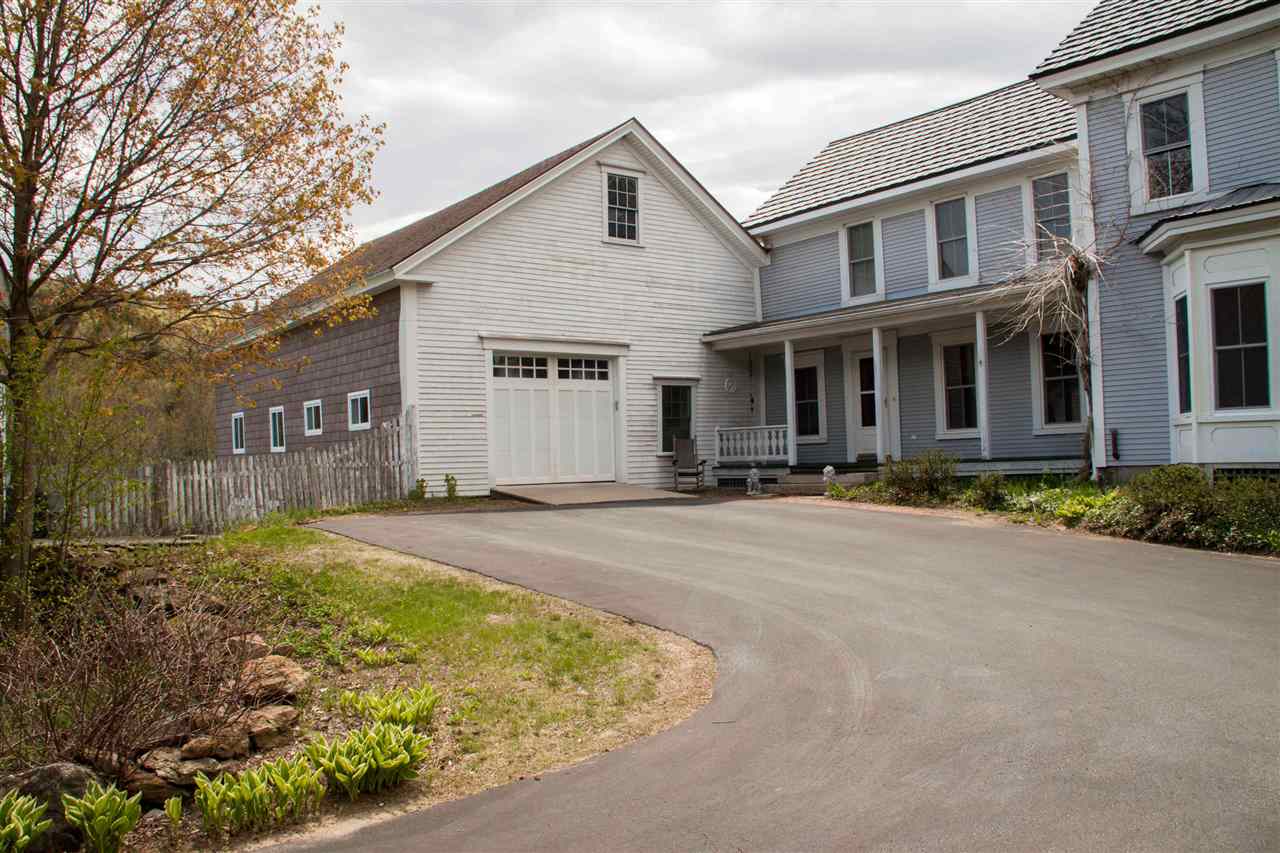 1633 Dover Road Epsom, NH 03234 - Photo 3 of 32