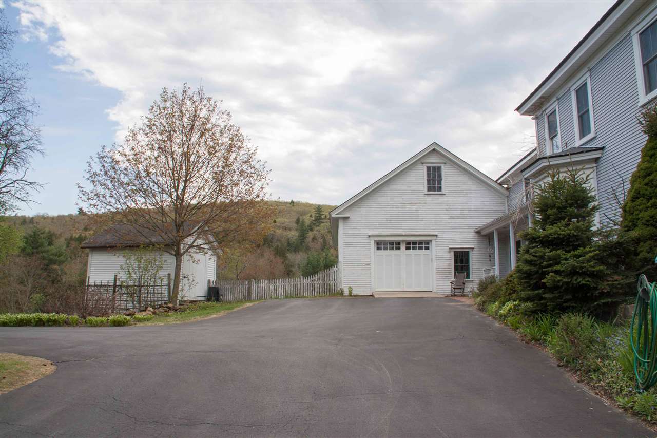 1633 Dover Road Epsom, NH 03234 - Photo 5 of 32