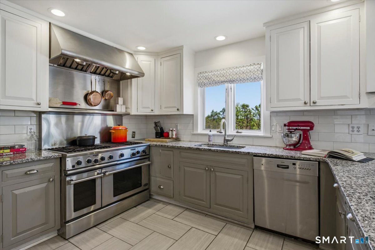 25 Highmeadow Lane Roxbury, CT 06783 - Photo 7 of 39