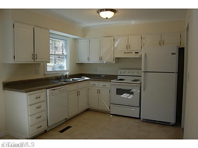 1428 Vestal Road Rural Hall, NC 27045 - Photo 4 of 15 Kitchen.