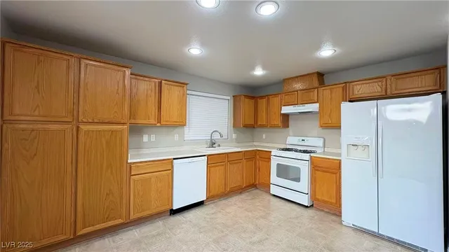 $2,090 | 8908 Bonneville Peak Court, Las Vegas, NV 89148