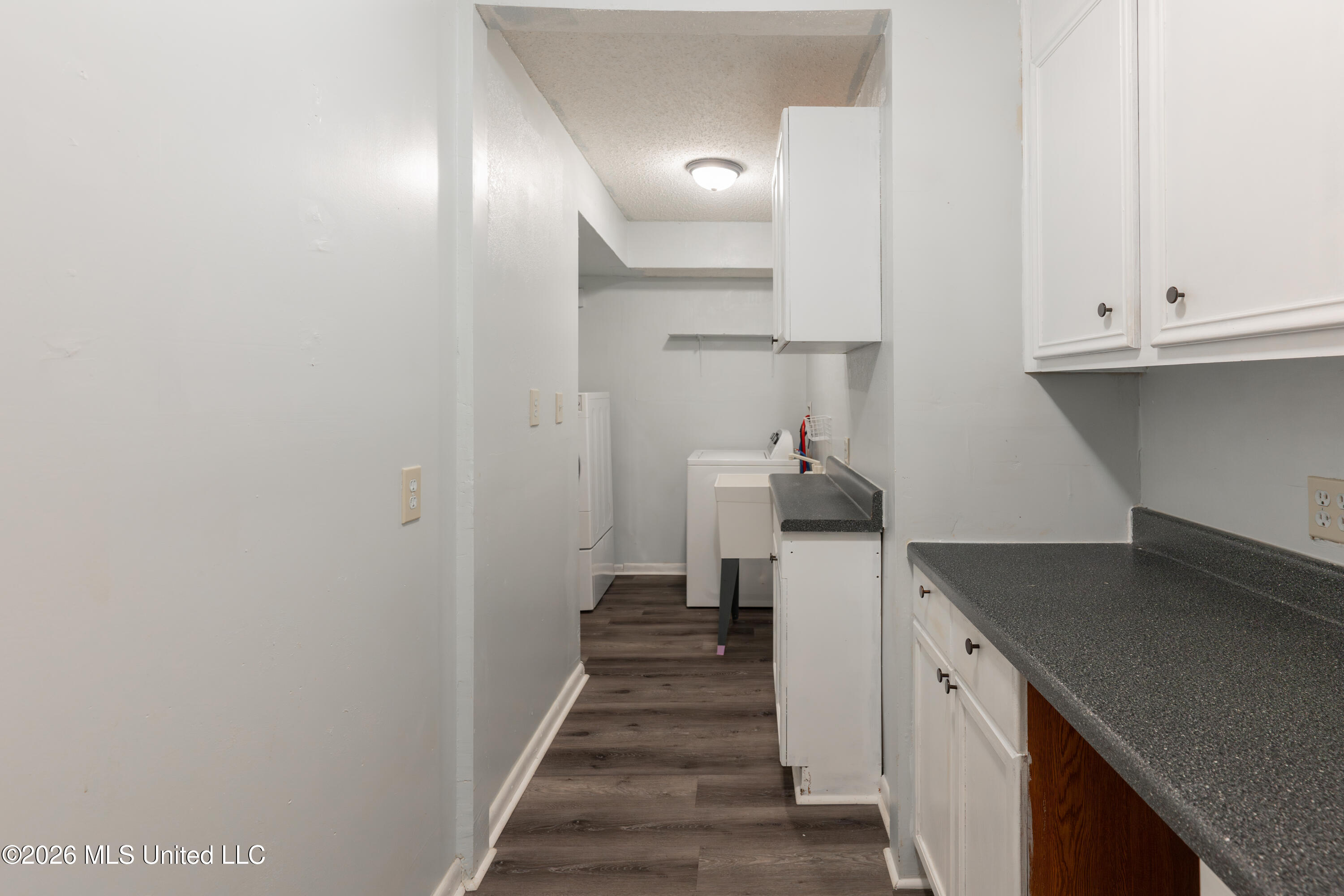 107 Yorkshire Cove Clinton, MS 39056 - Photo 37 of 59 37-LaundryRoom