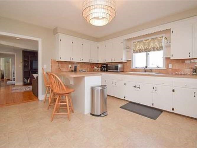 25 Sisson Pond Road Portsmouth, RI 02871 - Photo 4 of 17 Gallery Image 4