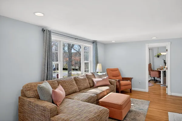 $585,000 | 3 Januit Street, Sandwich, MA 02563