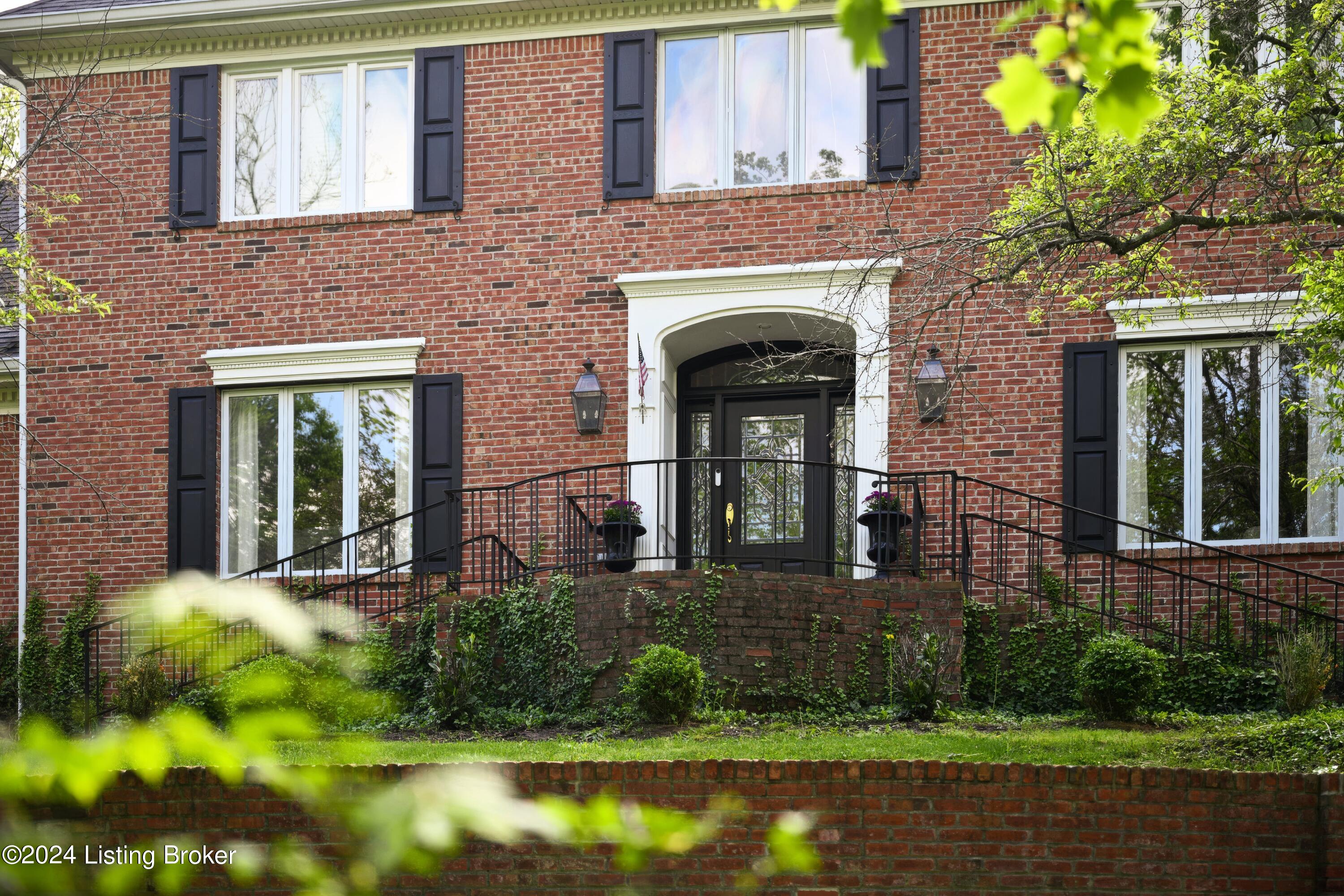 167 Totem Road Louisville, KY 40207 - Photo 2 of 51 167 Totem Rd-10