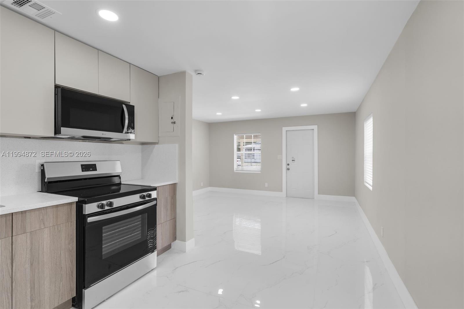 1660 West 26th Street Riviera Beach, FL 33404 - Photo 7 of 34 Gallery Image 7