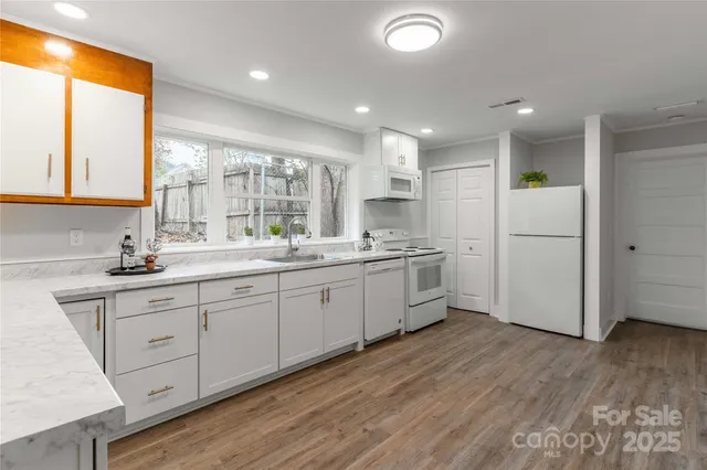 $405,000 | 20 Michigan Avenue, Asheville, NC 28806