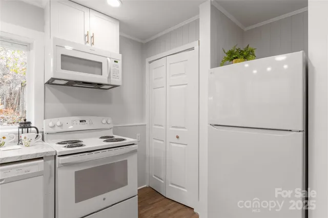 $405,000 | 20 Michigan Avenue, Asheville, NC 28806