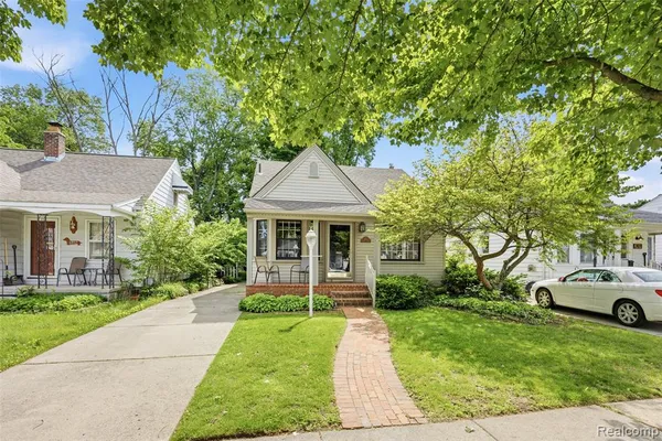 $217,500 | 2815 Vassar Street, Dearborn, MI 48124