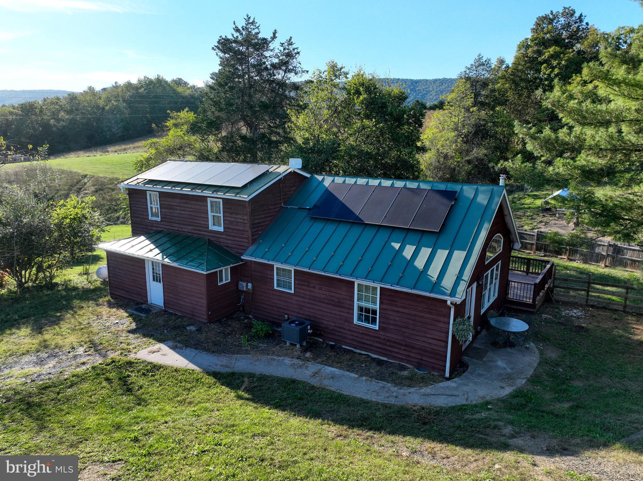 100 Wolfs Lane Fort Valley, VA 22652 - Photo 2 of 43 Newer Solar Panels