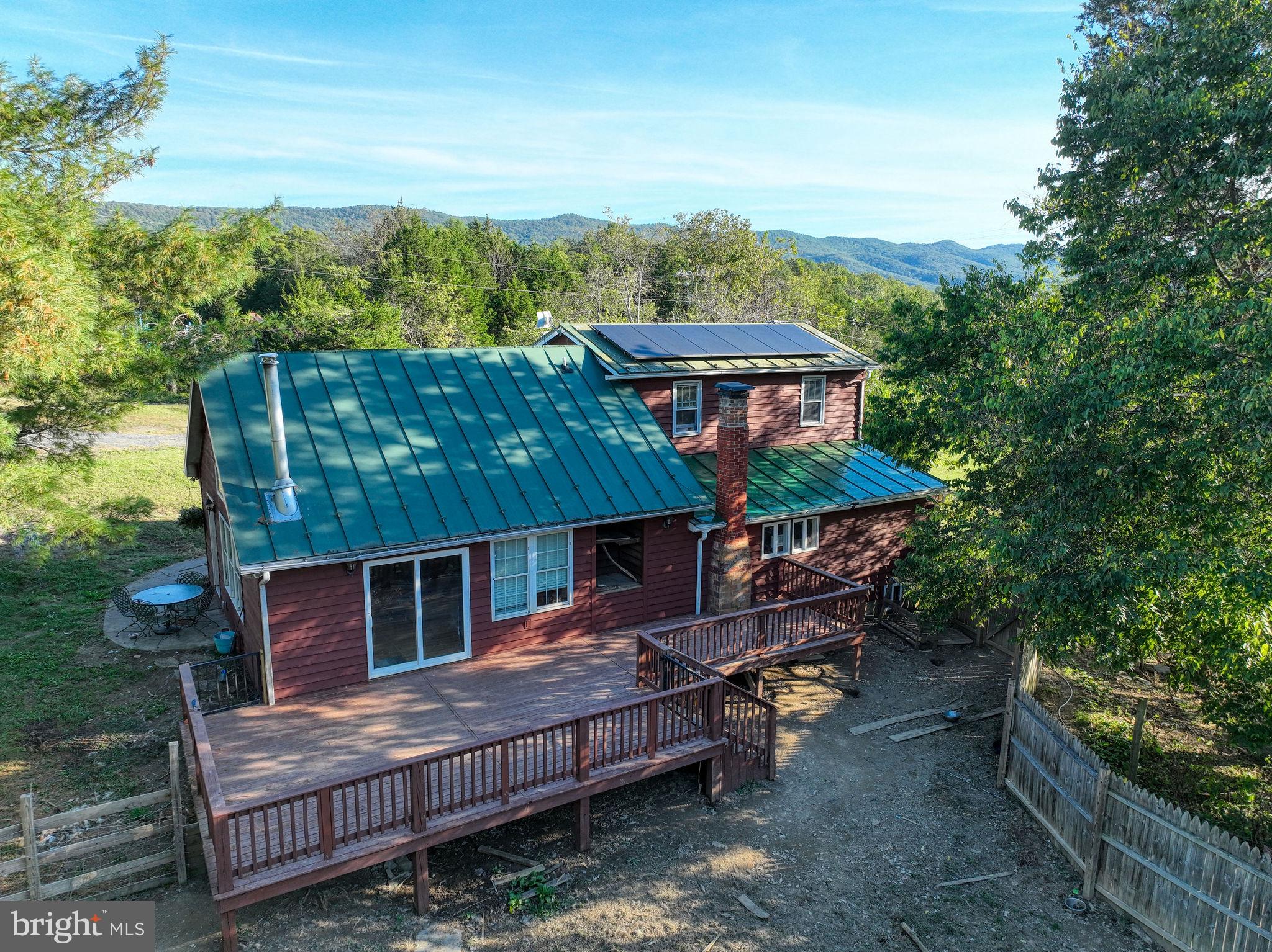 100 Wolfs Lane Fort Valley, VA 22652 - Photo 5 of 43