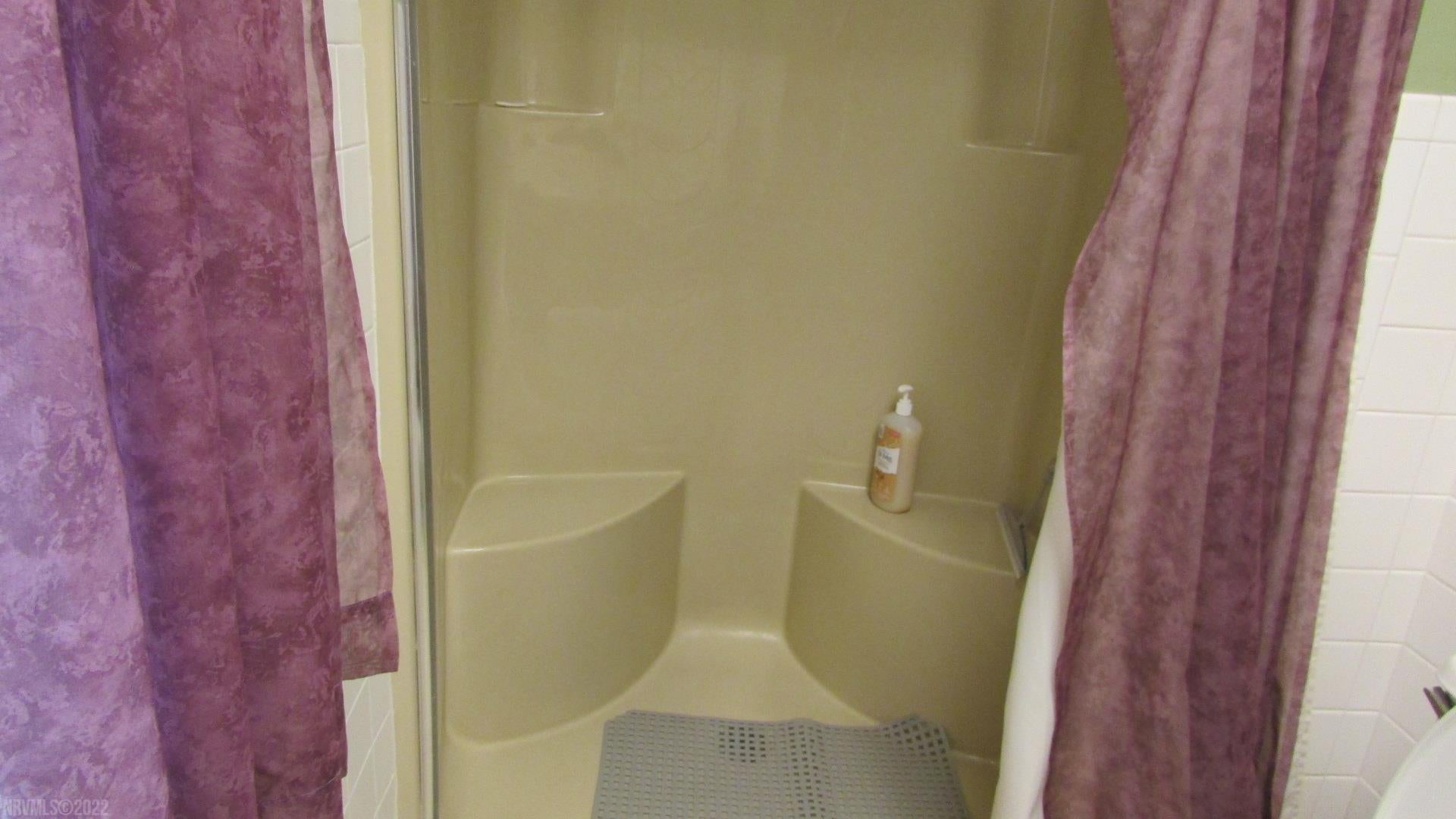7809 Brandon Road Radford, VA 24141 - Photo 39 of 48 Gallery Image 39