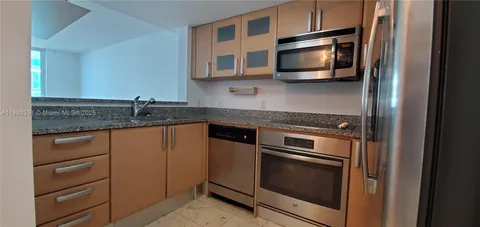 $515,000 | 2101 Brickell Avenue, Unit 1808, Miami, FL 33129