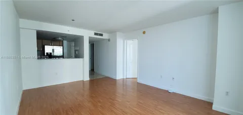 $515,000 | 2101 Brickell Avenue, Unit 1808, Miami, FL 33129