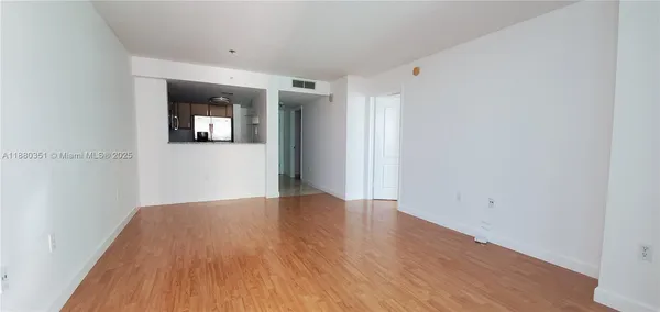 $515,000 | 2101 Brickell Avenue, Unit 1808, Miami, FL 33129