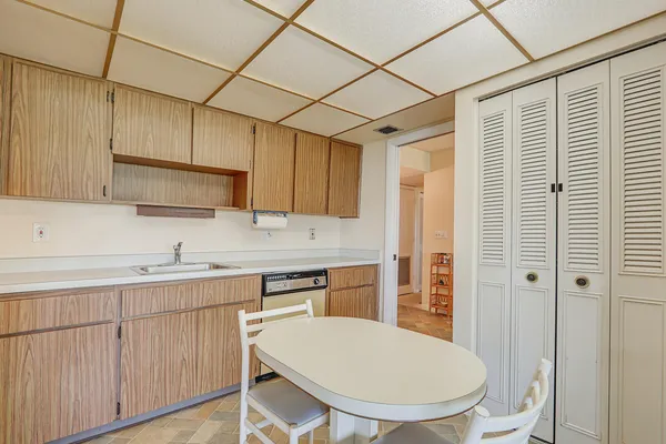 $140,000 | 1800 Southeast St Lucie Boulevard, Unit 12206, Stuart, FL 34996