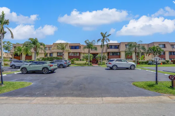 $140,000 | 1800 Southeast St Lucie Boulevard, Unit 12206, Stuart, FL 34996