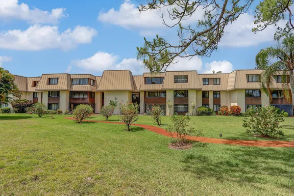 $140,000 | 1800 Southeast St Lucie Boulevard, Unit 12206, Stuart, FL 34996