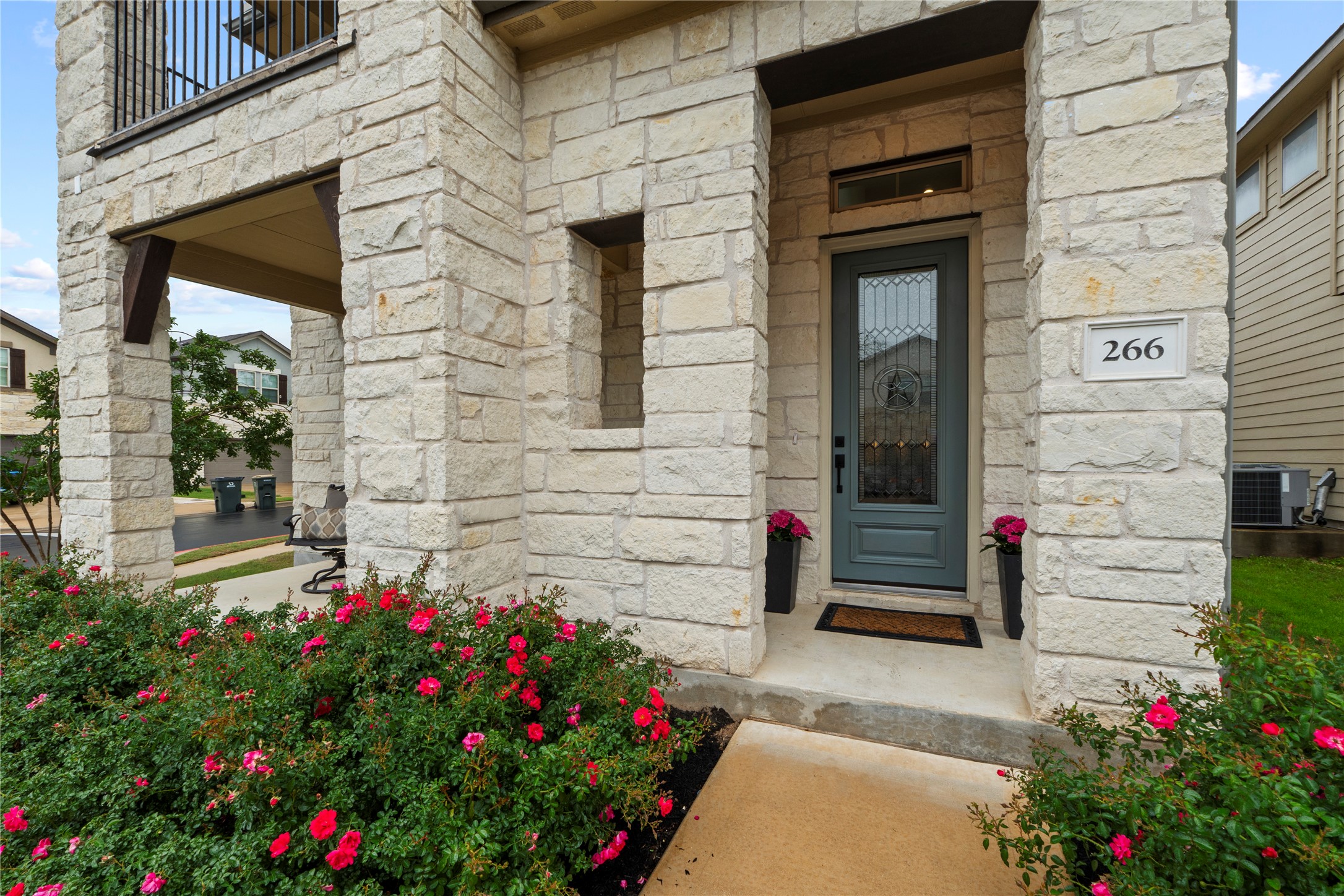 266 Diamond Point Drive Dripping Springs, TX 78620 - Photo 3 of 34