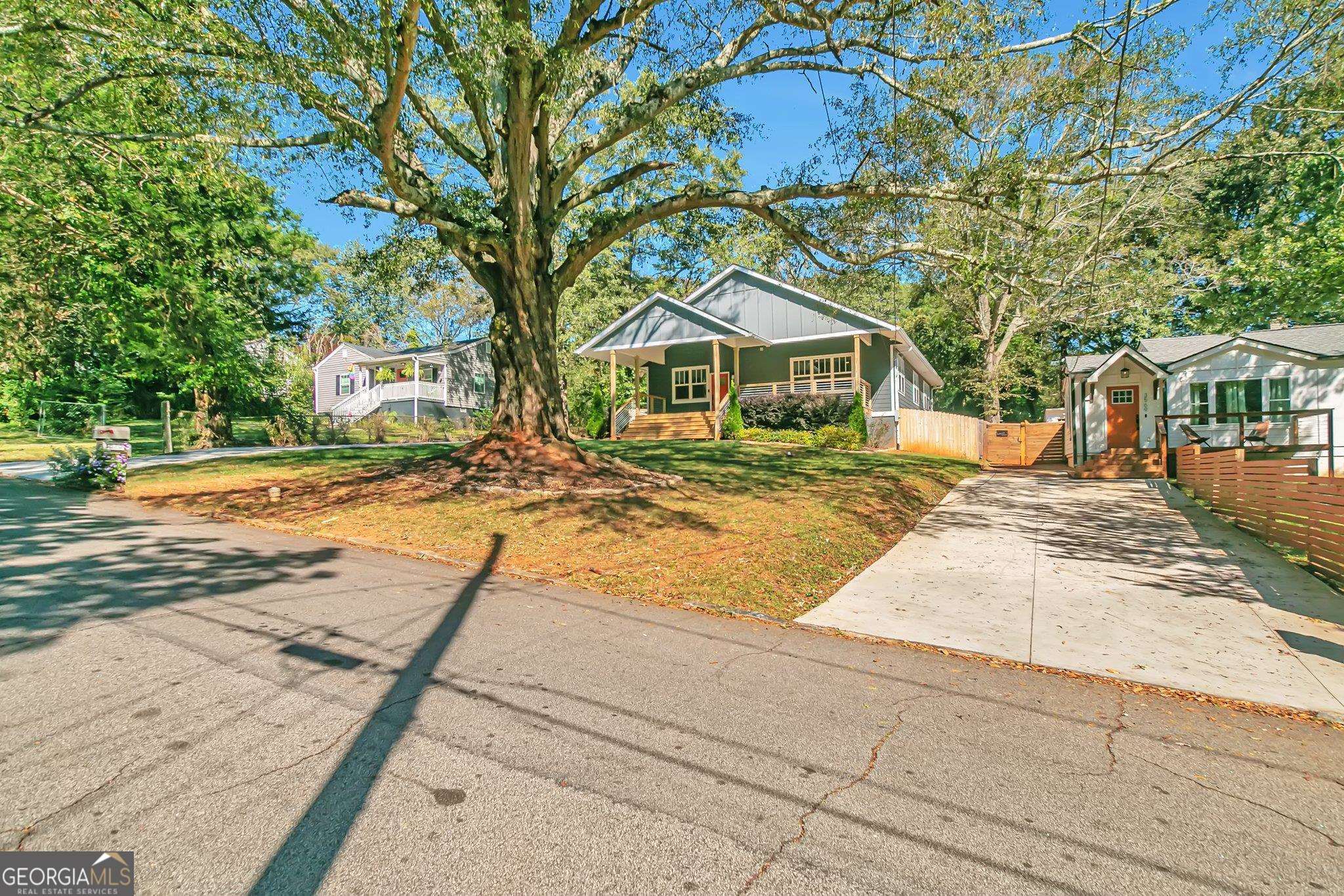 3573 Orchard Circle Decatur, GA 30032 - Photo 3 of 25