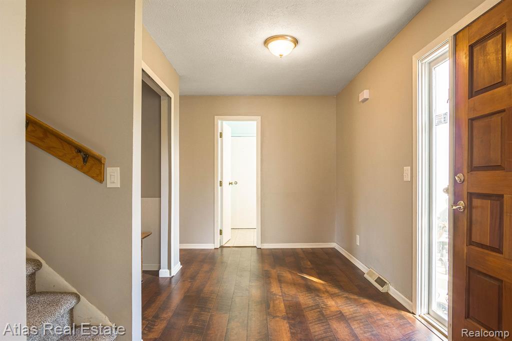 9452 Washburn Road Goodrich, MI 48438 - Photo 6 of 61