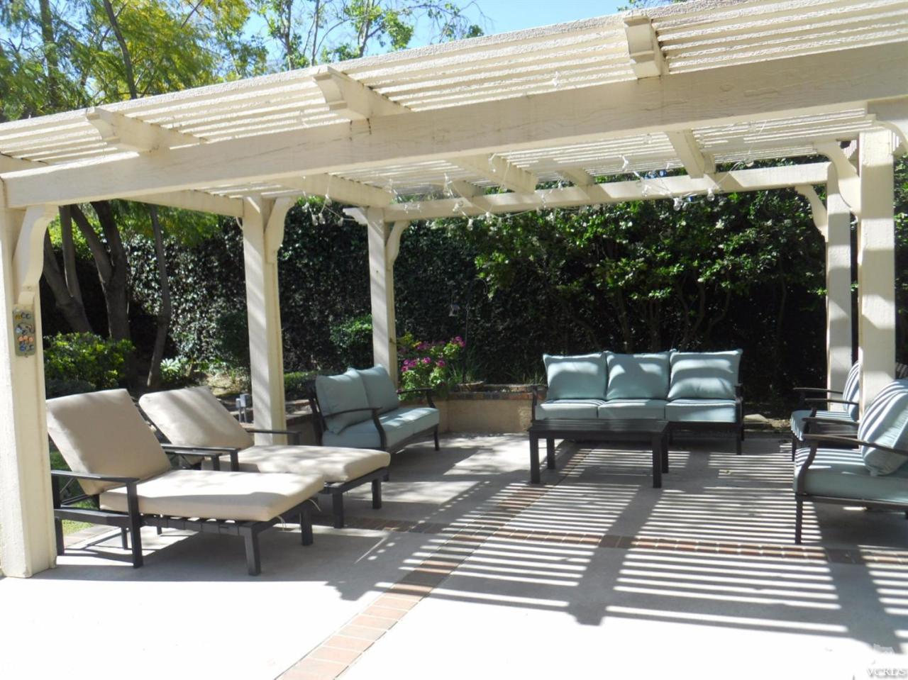 4062 Doneva Road Moorpark, CA 93021 - Photo 22 of 26 a patio with patio couch and table
