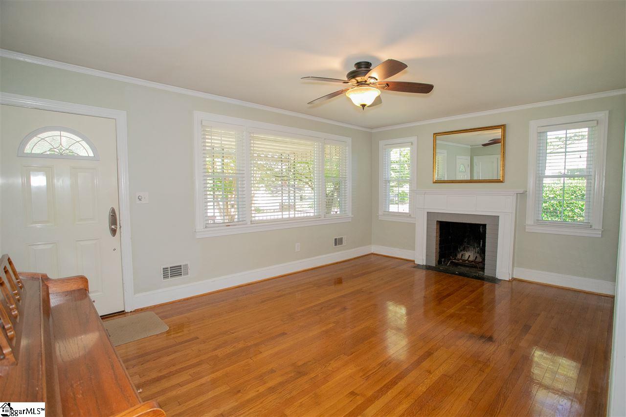 19 Friartuck Road Greenville, SC 29607 - Photo 2 of 24