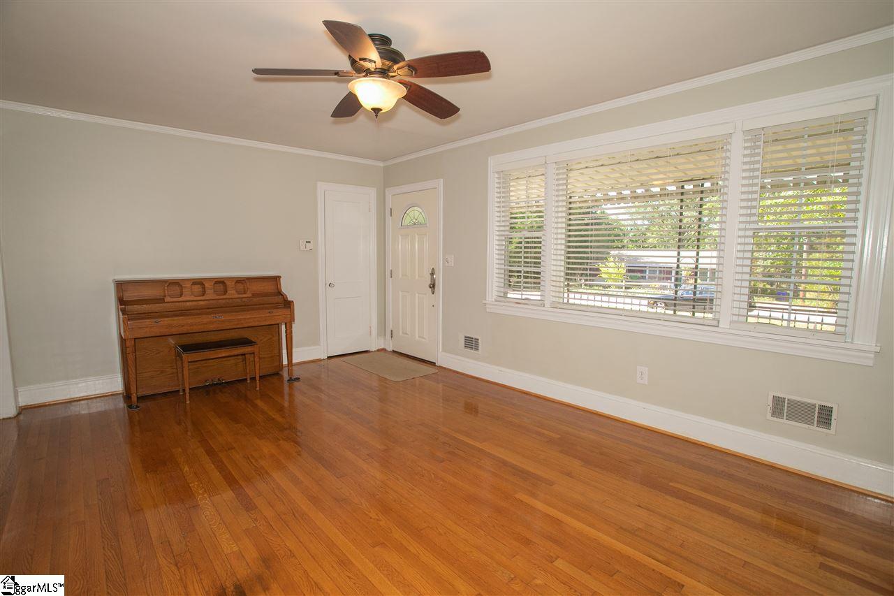 19 Friartuck Road Greenville, SC 29607 - Photo 4 of 24