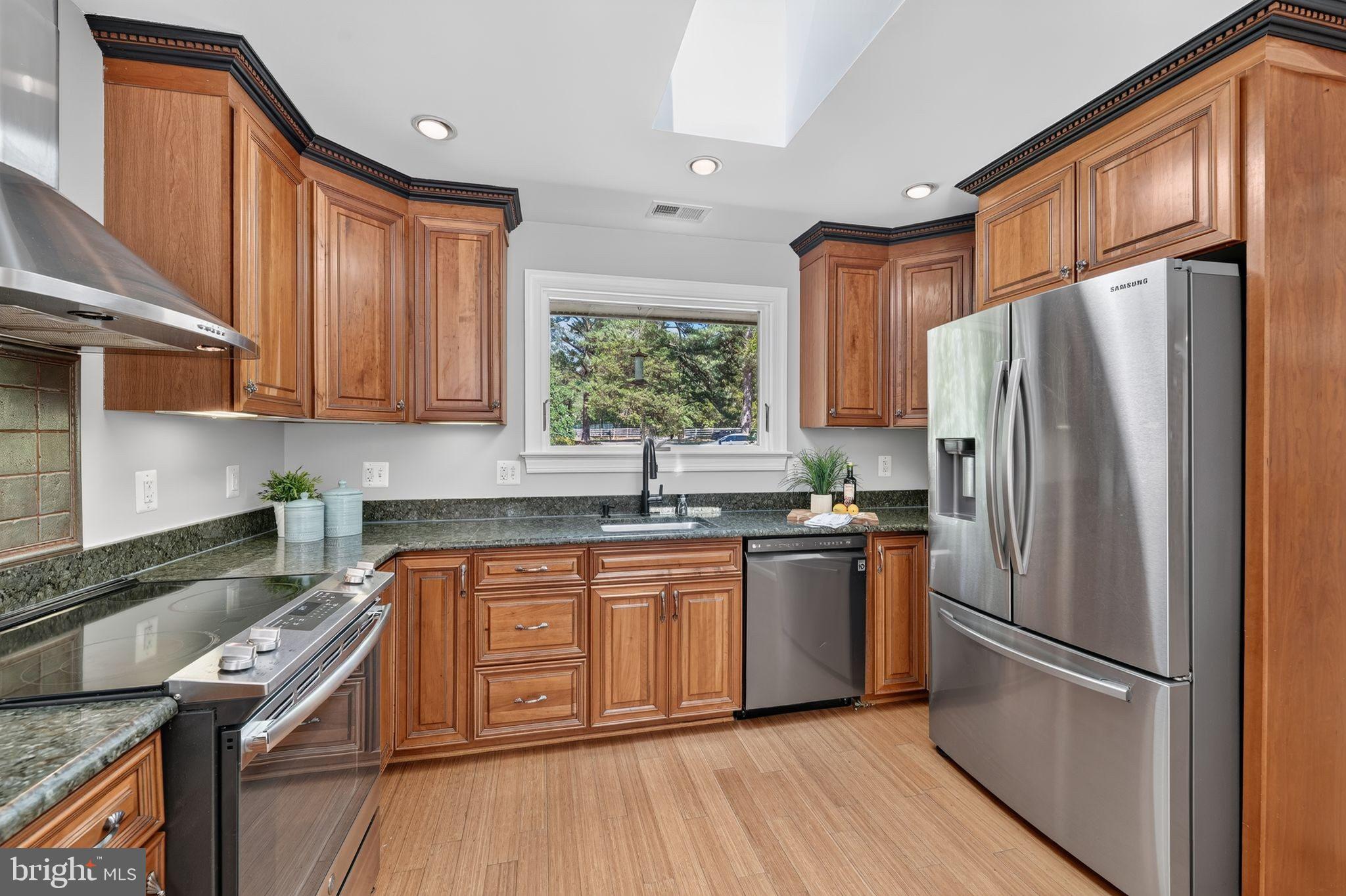 10800 Park Road Lorton, VA 22079 - Photo 9 of 49 Kitchen
