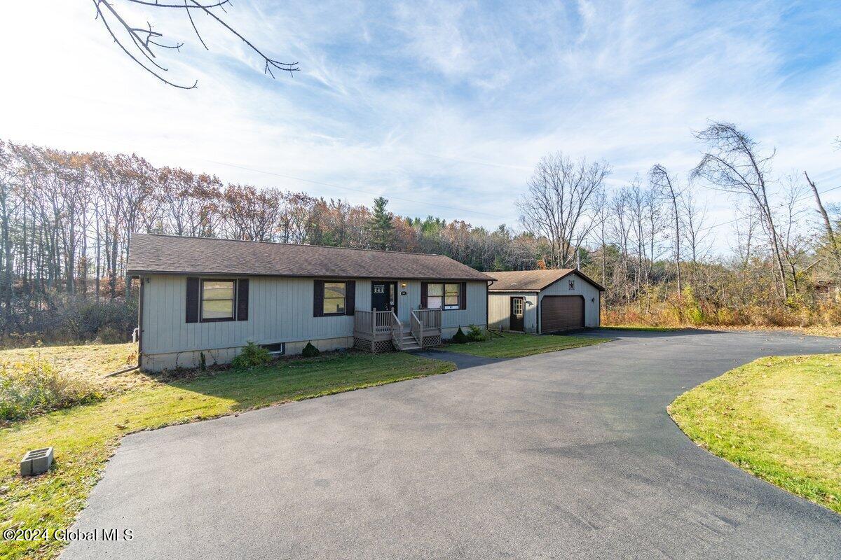 3429 Currybush Road Schenectady, NY 12306 - Photo 1 of 43 3429 currybush rd schenectady NY-14