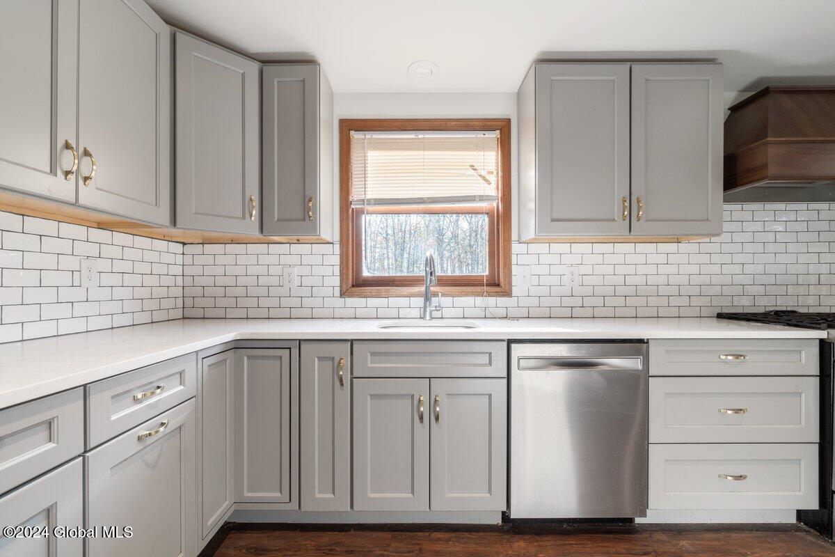 3429 Currybush Road Schenectady, NY 12306 - Photo 3 of 43 DSC01740