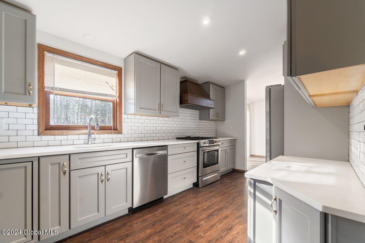3429 Currybush Road Schenectady, NY 12306 - Photo 6 of 43 DSC01738